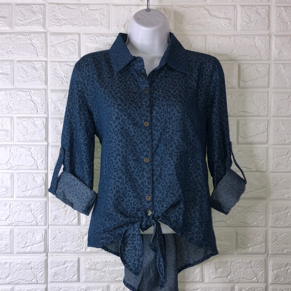 🌞 NWT LLOVE denim animal print button down shirt
